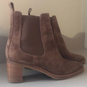 Manolo Blahnik Ankle Boots - Medium Brown Suede